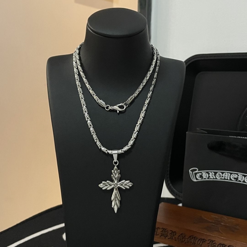 Ch*0me He**ts necklaces